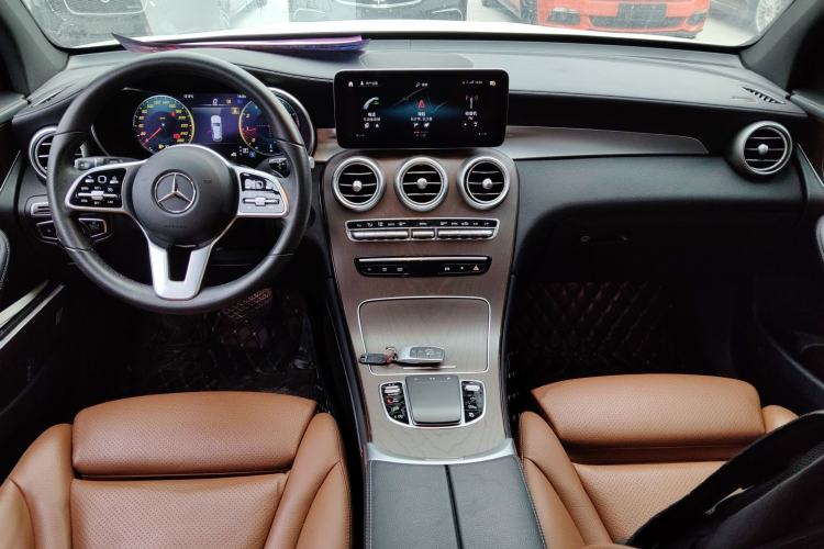 Used Mercedes-Benz GLC 2020 Facelift GLC 260 L 4MATIC Luxury Edition
