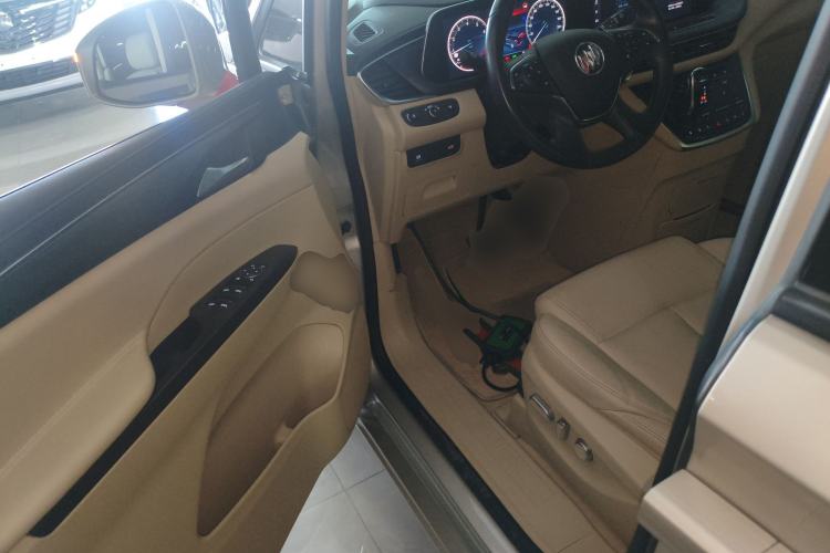 Used Buick GL8 2022 ES Landtrek 653T Luxury Edition
