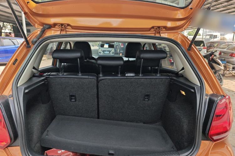 Used Volkswagen Polo 2014 1.6L Cross Polo Automatic