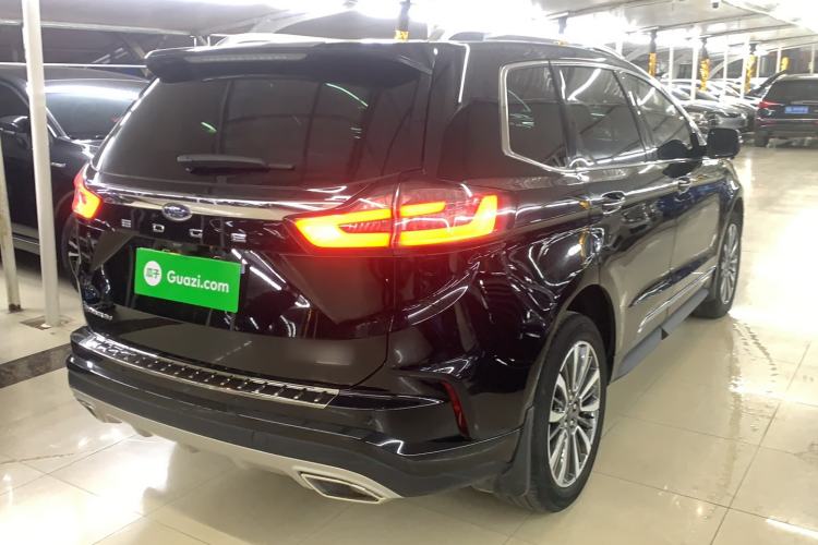 Used Ford Edge 2021 PLUS EcoBoost 245 Two-Wheel-Drive Titanium 7-Seater
