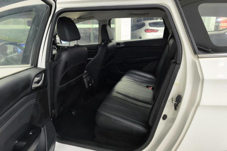 Used Baojun 310W 2018 1.5L Automatic Fashion Version China V Emission Standard
