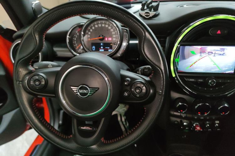 Used  MINI 2018 1.5T COOPER Racing Edition Five-Door Version
