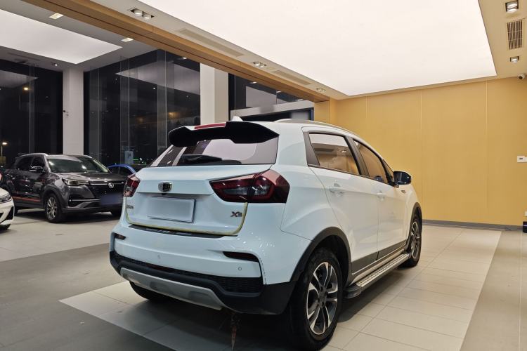 Used Geely Auto Vision X3 2019 Upgraded Model 1.5L Manual Elite Version