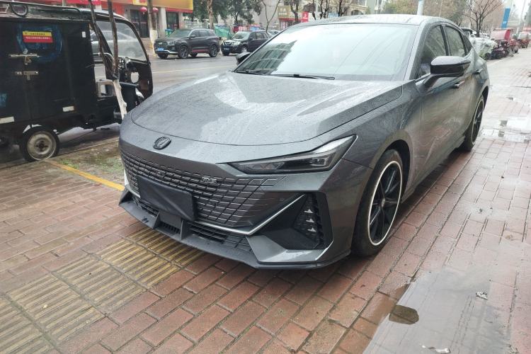 Used Changan UNI-V 2022 1.5T Prestige Version
