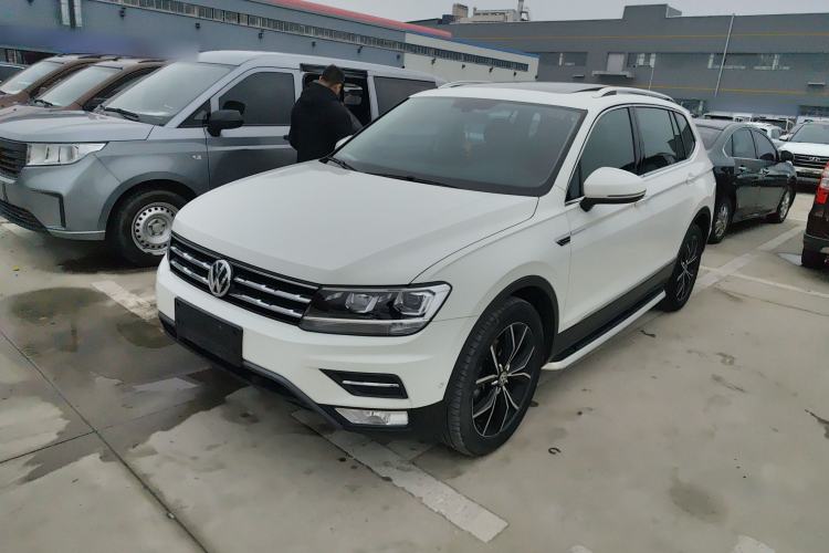 Used Volkswagen Tiguan L 2019 Revised 330TSI Automatic Two-Wheel Drive Smart & Luxury Edition China VI Standard