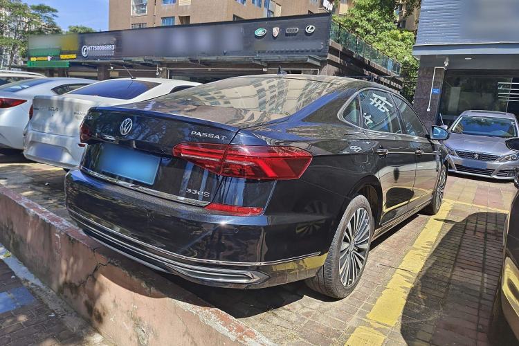 Used Volkswagen Passat 2020 330TSI Luxury Edition China VI
