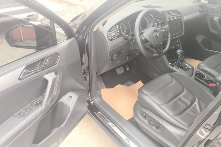 Used Volkswagen Tiguan L 2019 330TSI Automatic Two-Wheel Drive Smart Luxury Version China V Emission Standard
