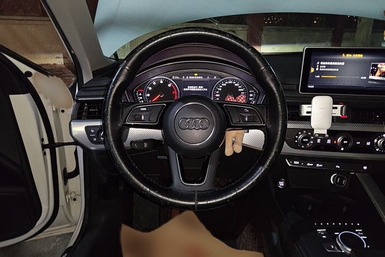 Used Audi A4L 2017 40 TFSI Ambition Edition
