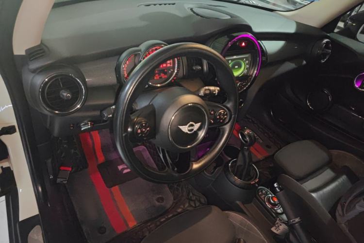 Used  MINI 2014 1.5T COOPER Fun
