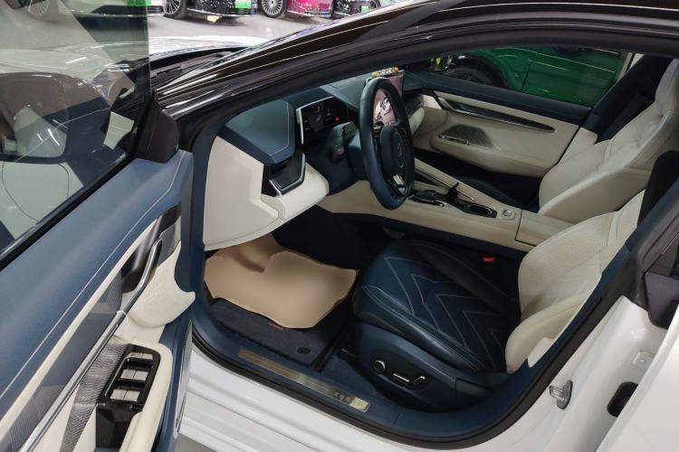 Used Zeekr 001 2023 WE Edition 100 kWh