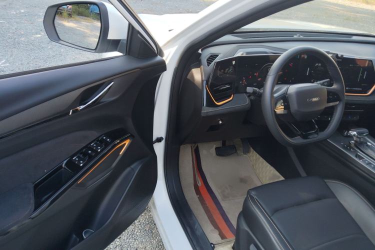 Used Oshan X5 PLUS 2023 1.5T DCT Pioneer Edition
