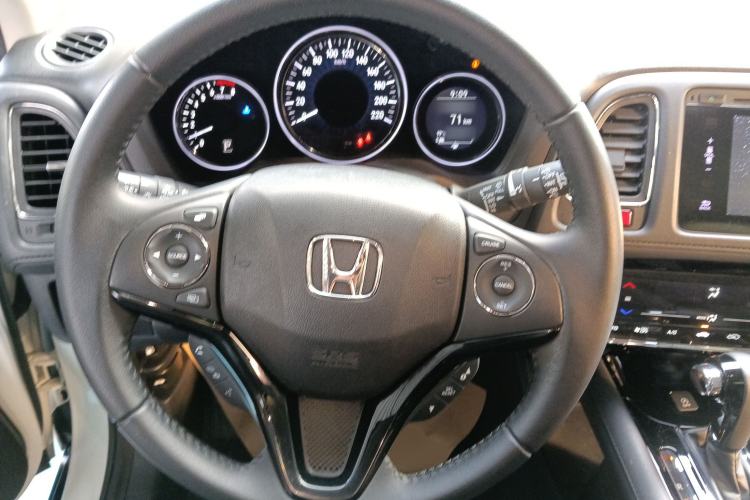 Used Honda Vezel 2015 1.8L CVT 2WD Luxury Model