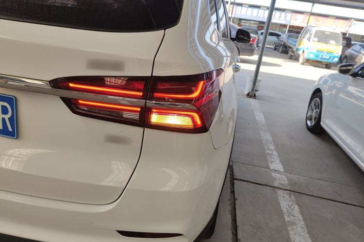 Used Roewe RX5 2018 20T Two-Wheel Drive Manual Internet Elite Edition