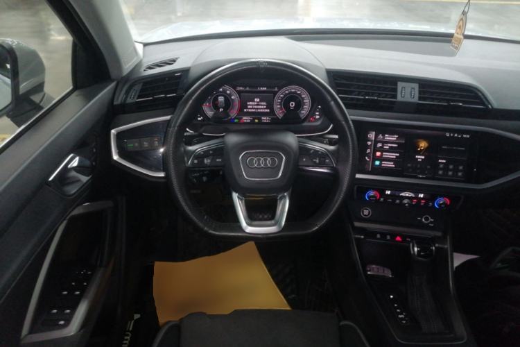 Used Audi Q3 2022 35 TFSI Fashion Dynamic Model
