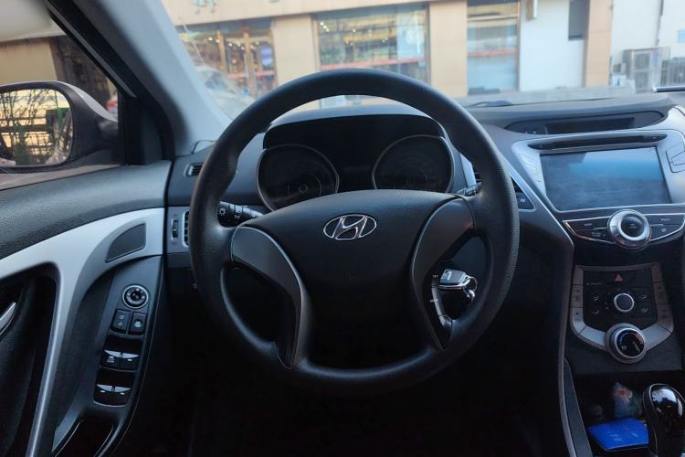 Used Hyundai Elantra 2016 1.6L Automatic Smart Version
