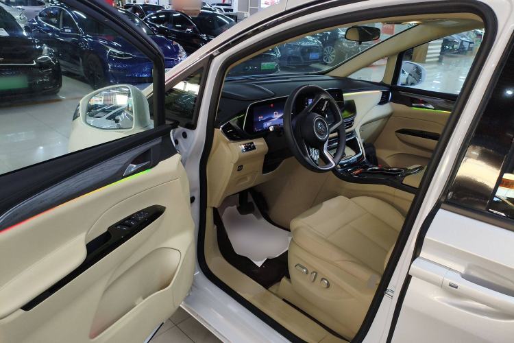 Used Buick GL8 New Energy 2025 Lushang First-Drive Edition 7-Seater
