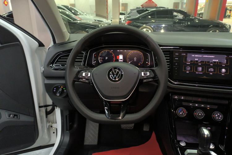 Used Volkswagen T-ROC 2021 280TSI DSG Two-Wheel Drive Comfort Connect Edition

