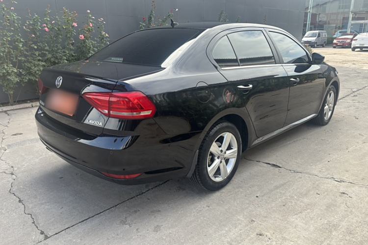 Used Volkswagen Lavida 2017 1.6L Manual Fashion Edition
