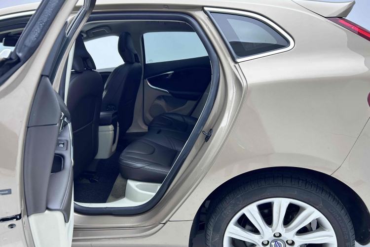 Used Volvo V40 2013 2.0T Zhiya Edition