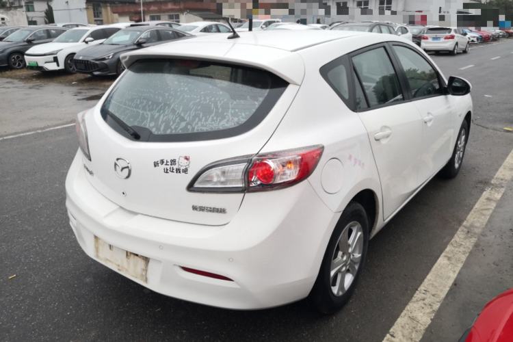 Used Mazda Mazda 3 2015 Hatchback 1.6L Manual Comfort Edition
