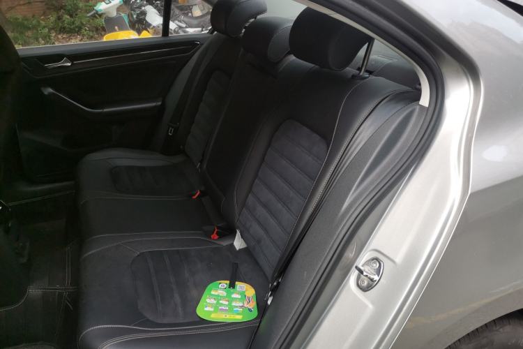 Used Volkswagen Sagitar 2015 230TSI Automatic Luxury Model
