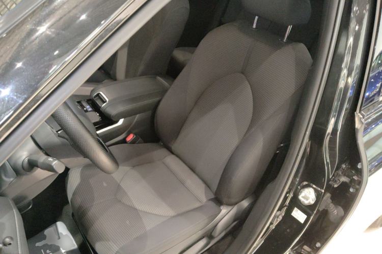 Used Toyota Crown Land Cruiser 2021 2.5L HEV Two-Wheel Drive Elite Edition