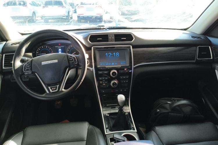 Used Haval H2 2016 Red-Label 1.5T Manual Two-Wheel Drive Luxury Model
