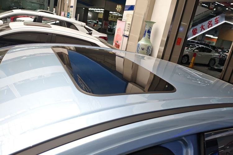 Used  L6 2025 EM-i 140km Starship Edition
