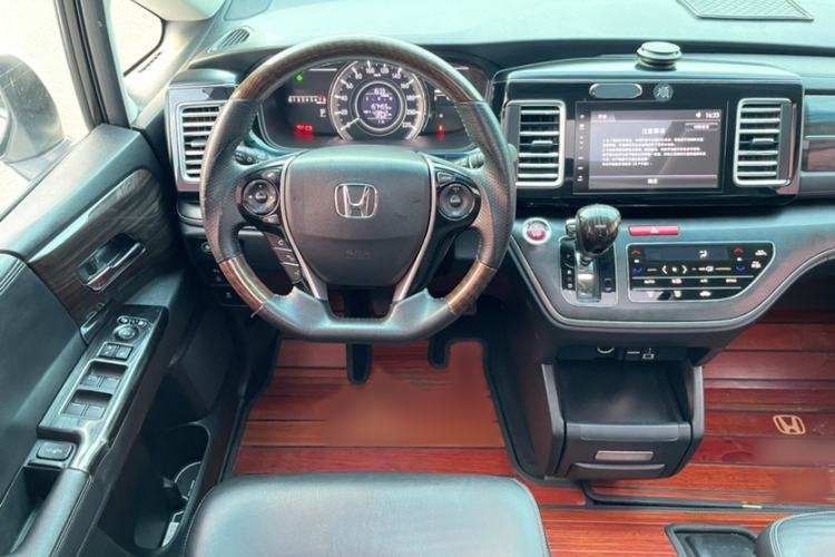 Used Honda Elysion 2016 2.4L Style Edition
