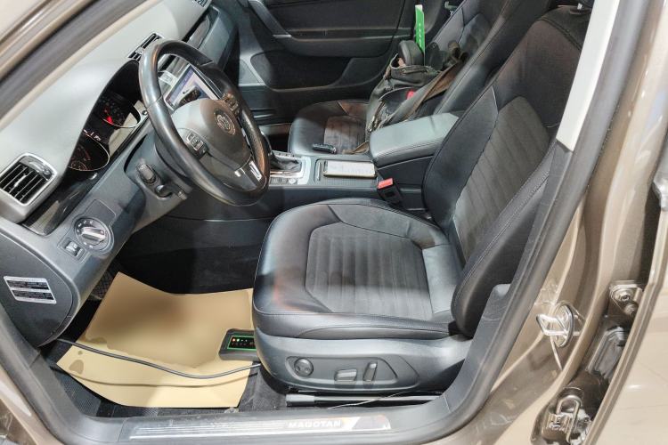 Used Volkswagen Magotan 2016 1.8TSI Luxury Comfort Model
