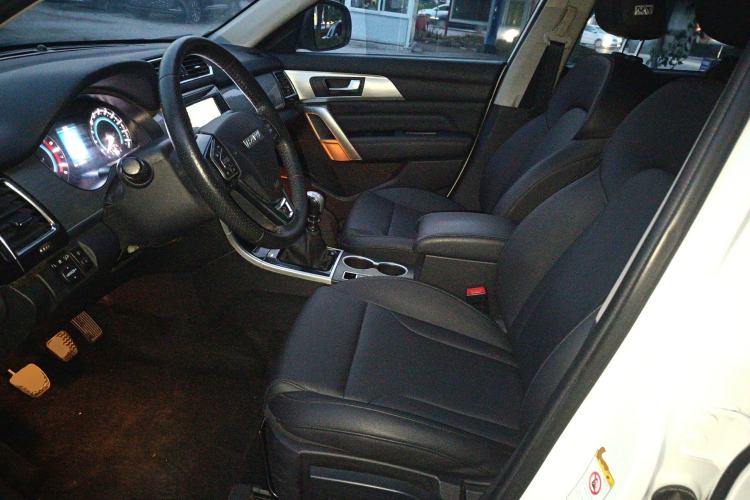 Used Haval H2 2017 Red-Label 1.5T Manual Two-Wheel Drive Luxury Model