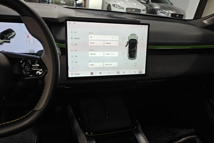 Used Lynk & Co 08 EM-P 2023 120km Long-Range Pro
