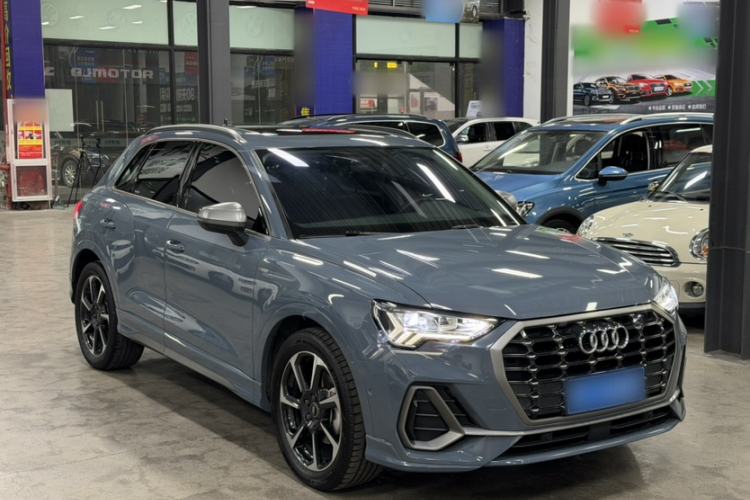 Used Audi Q3 2022 40 TFSI RS Package Performance Model
