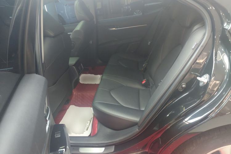 Used Toyota Camry 2021 2.0G Luxury Edition
