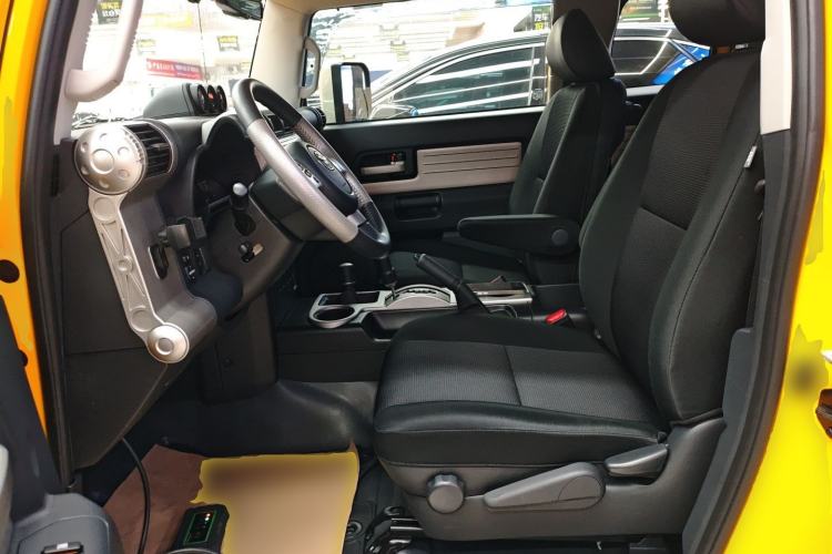 Used Toyota FJ Cruiser 2019 4.0L GX-R Dual Fuel System Twin Fuel Tanks Air Pump – Middle East