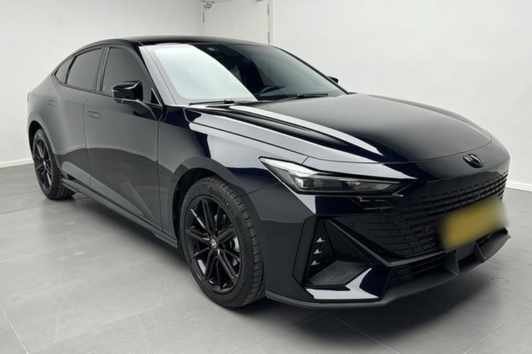 Used Changan UNI-V 2022 1.5T Prestige Version