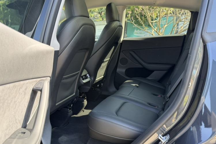 Used Tesla Model Y 2024 Rear-Wheel-Drive Version
