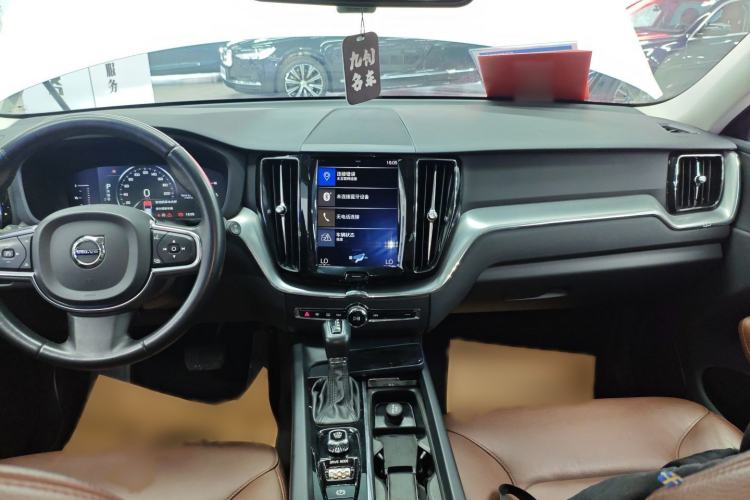 Used Volvo XC60 2019 T5 4x4 Smart Edition China VI Standard
