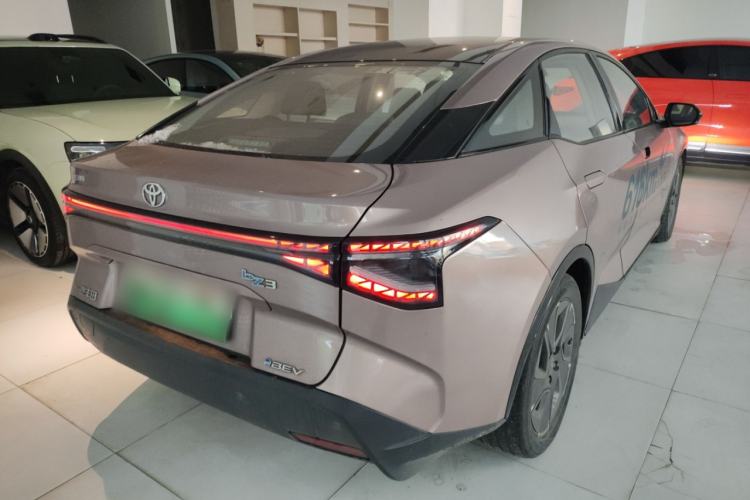 Used Toyota bZ3 2023 616 km Long-Range Premium
