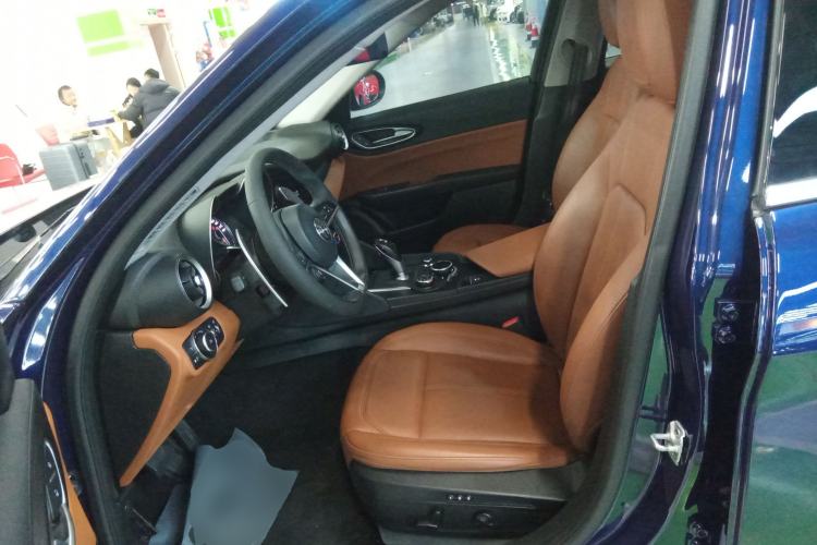 Used Alfa Romeo Giulia 2017 2.0T 280HP Luxury Edition
