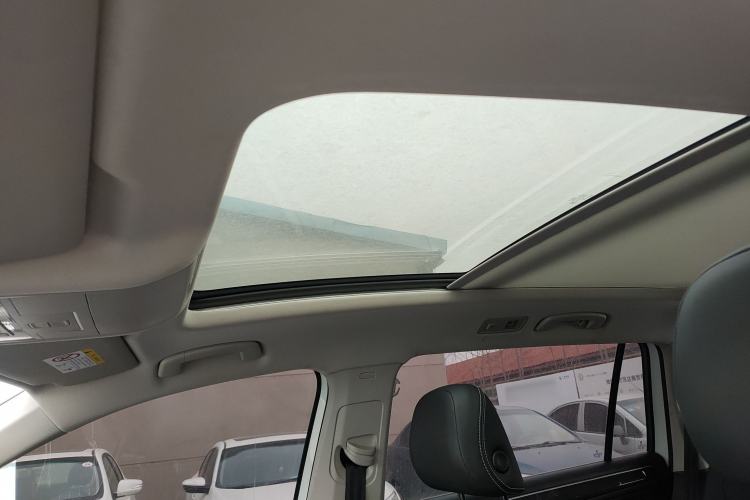 Used Volkswagen Tiguan L 2024 300TSI Automatic Two-Wheel Drive Smart Edition
