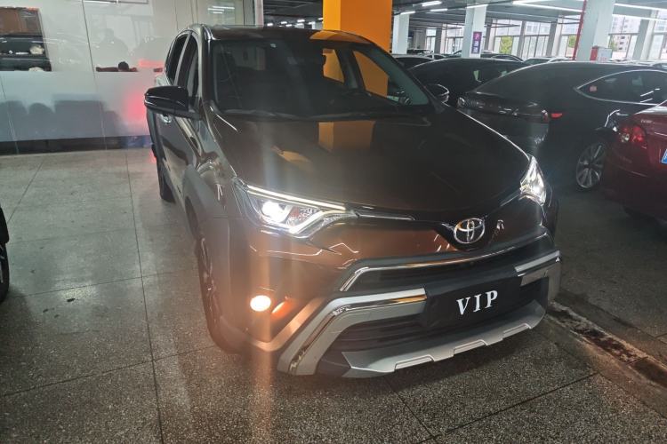 Used Toyota RAV4 2019 2.0L CVT Two-Wheel Drive Fashion X Limited Edition China V Standard
