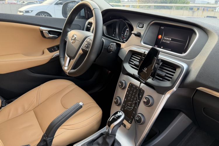 Used Volvo V40 2018 T3 Zhiya Edition