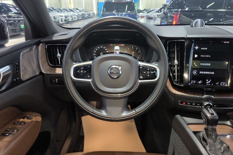 Used Volvo XC60 2021 T5 4x4 Smart Luxury Edition
