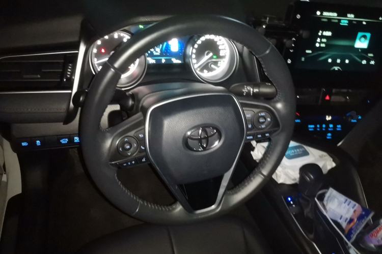 Used Toyota Camry 2021 2.0G Luxury Edition
