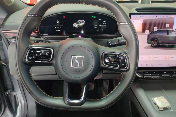 Used Zeekr 7X 2025 100 kWh Long-Range Rear-Wheel Drive with Intelligent Driving Features