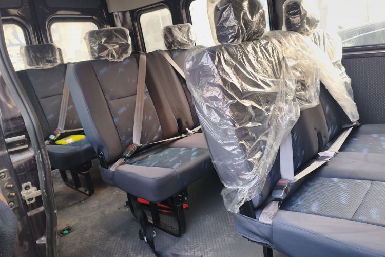 Used  Yufeng 2023 V9+ 2.0T Manual Front-Drive Multi-Function Mid-Roof High-Roof 7/8/9-Seater