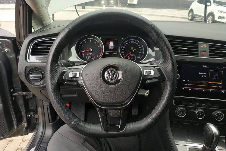 Used Volkswagen Golf 2019 1.8TSI Travel Edition