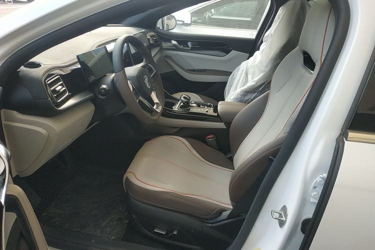 Used BYD Qin PLUS 2024 HONOR Edition DM-i 120KM Beyond Model
