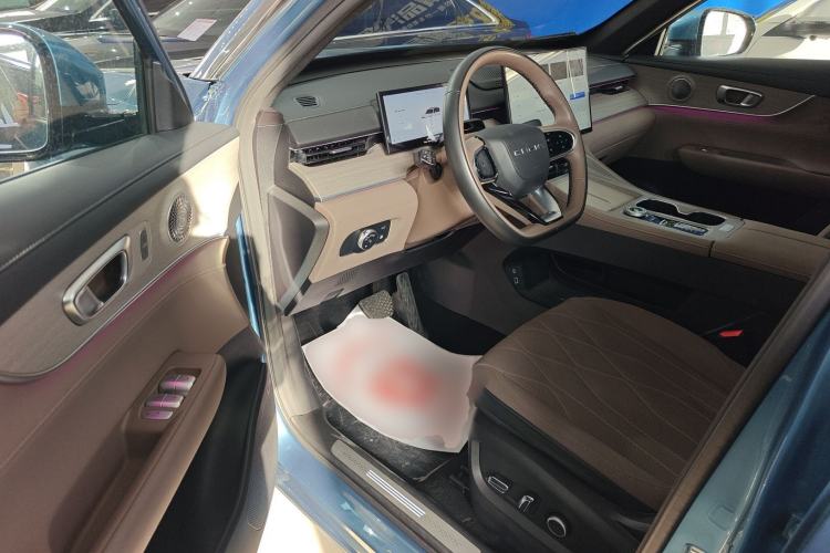 Used Chery Tiggo 8 PLUS C-DM 2025 1.5T 116 km Prestige Version 5 Seats